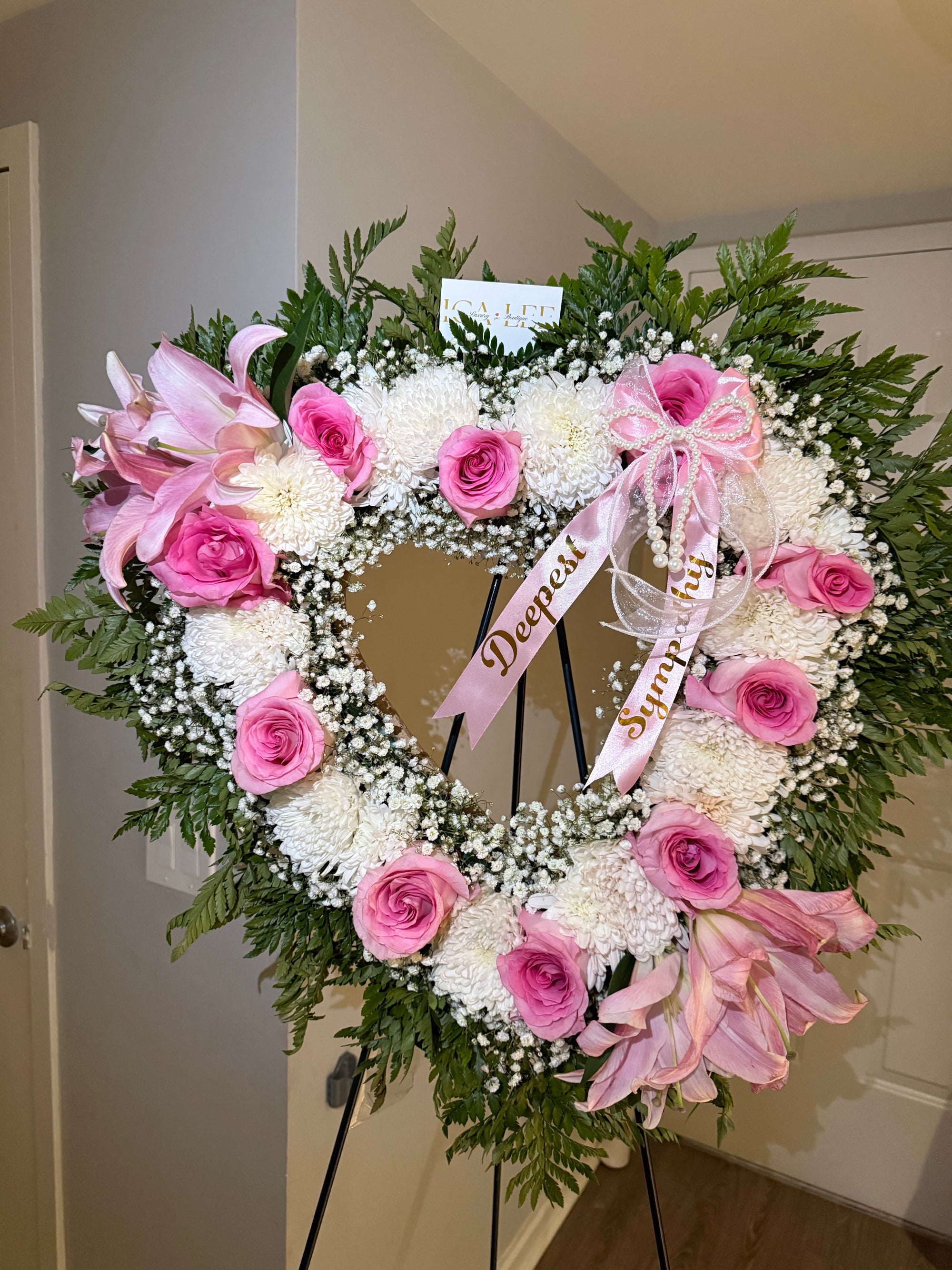 🕊️ The "Heartfelt Sympathy" Standing Wreath