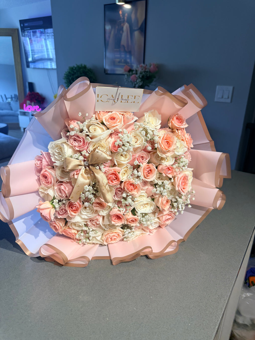 Blush Luxe Signature Bouquet 🌸✨