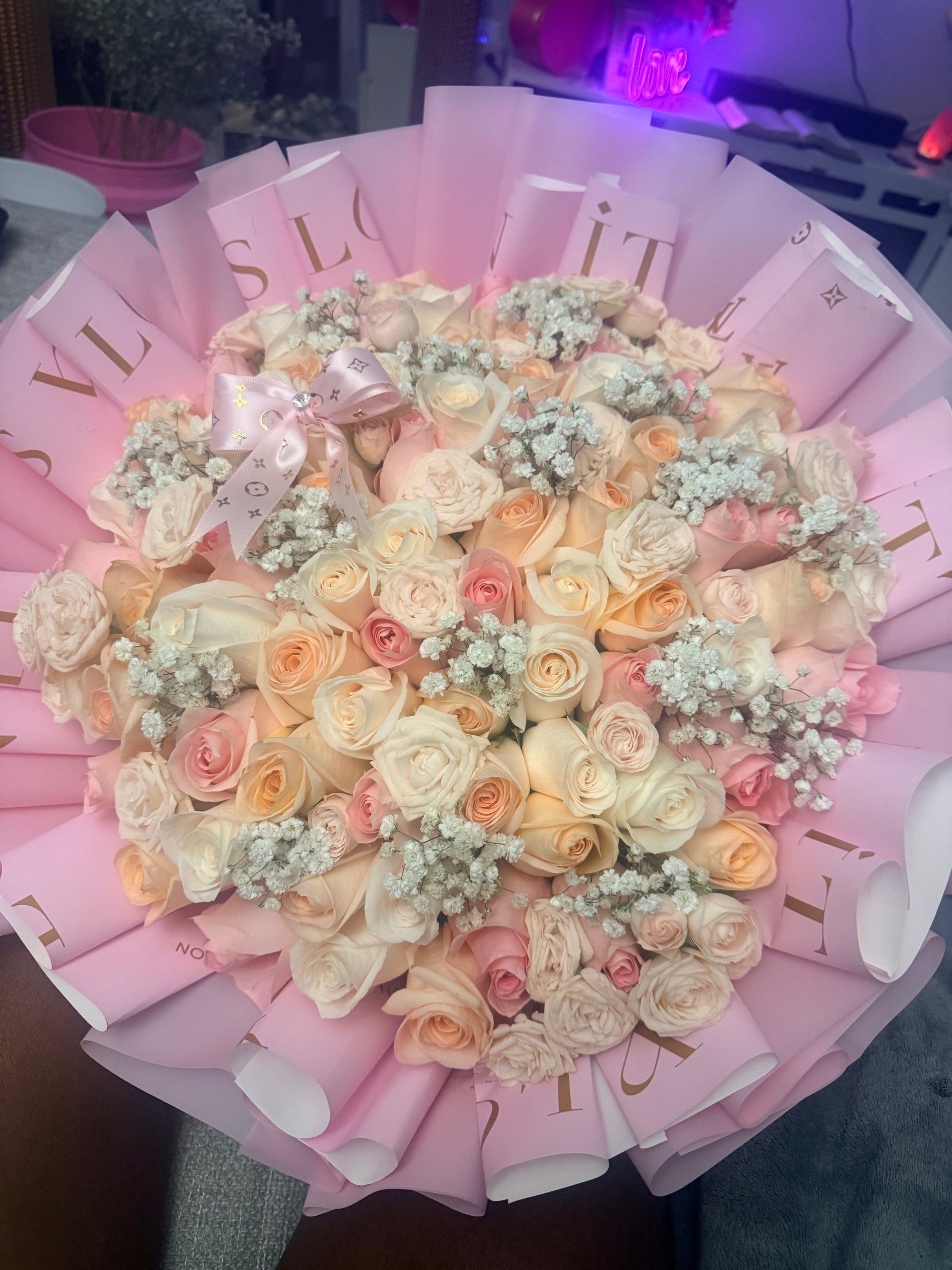 Blush Luxe Signature Bouquet 🌸✨